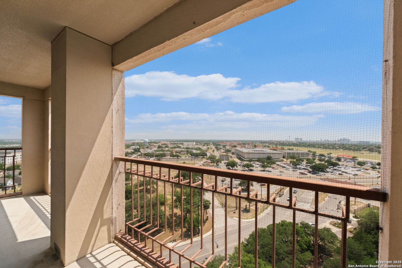 1 TOWERS PARK LN 1512