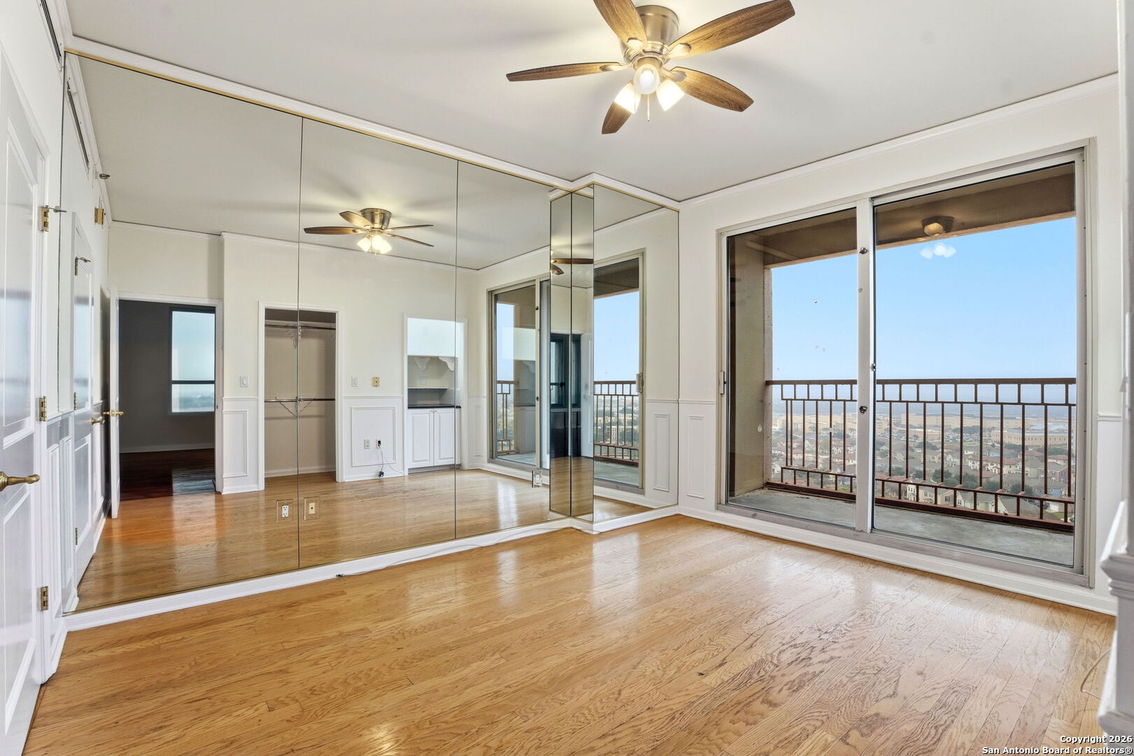 1 TOWERS PARK LN 1512