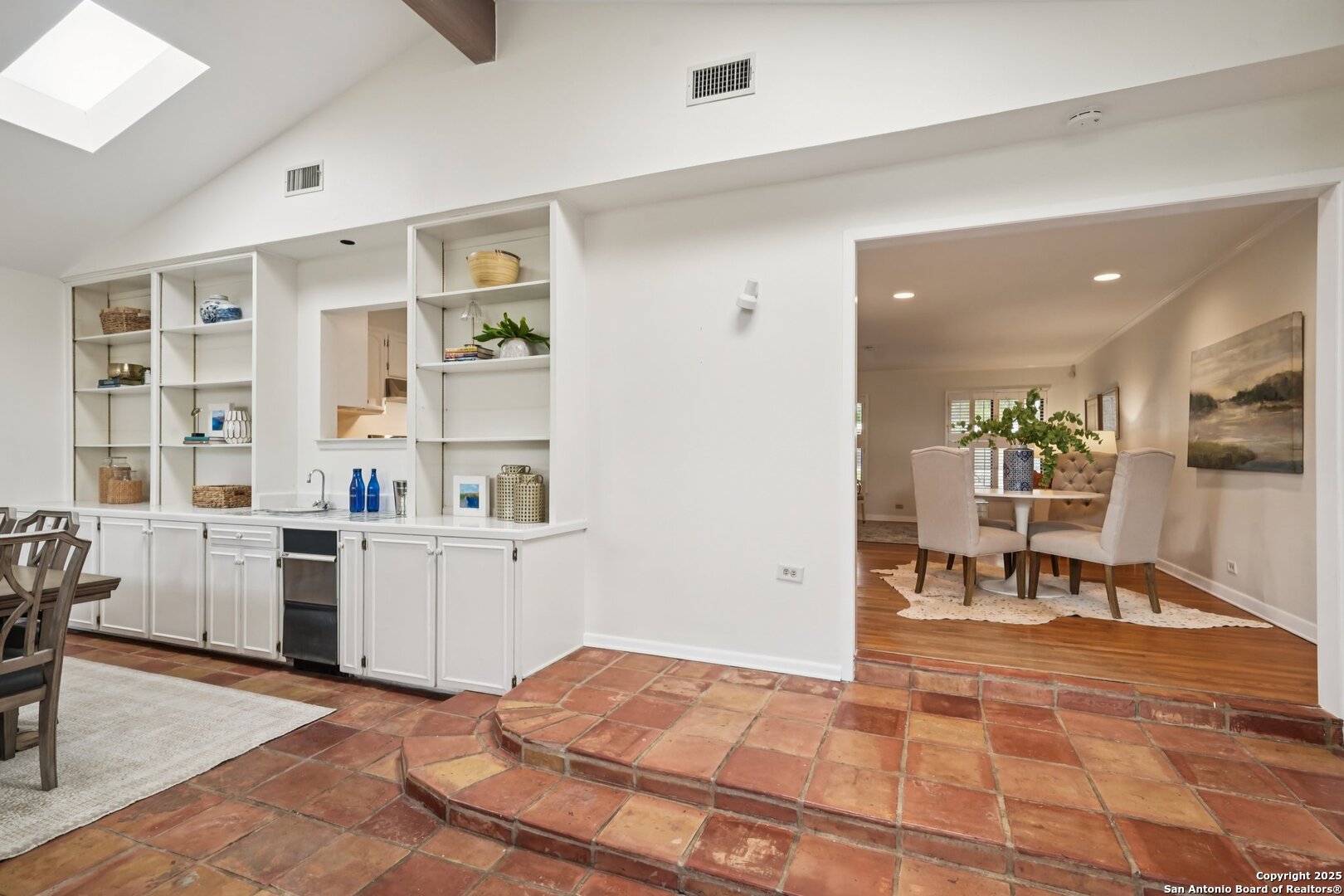 419 Woodcrest Dr