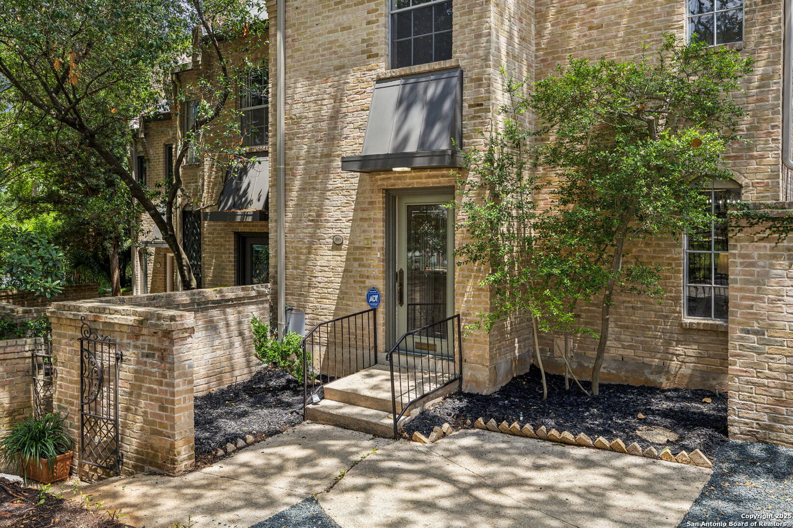 209 CHICHESTER PL 1