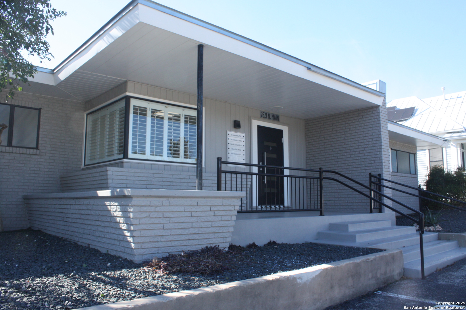 2621 Main D
