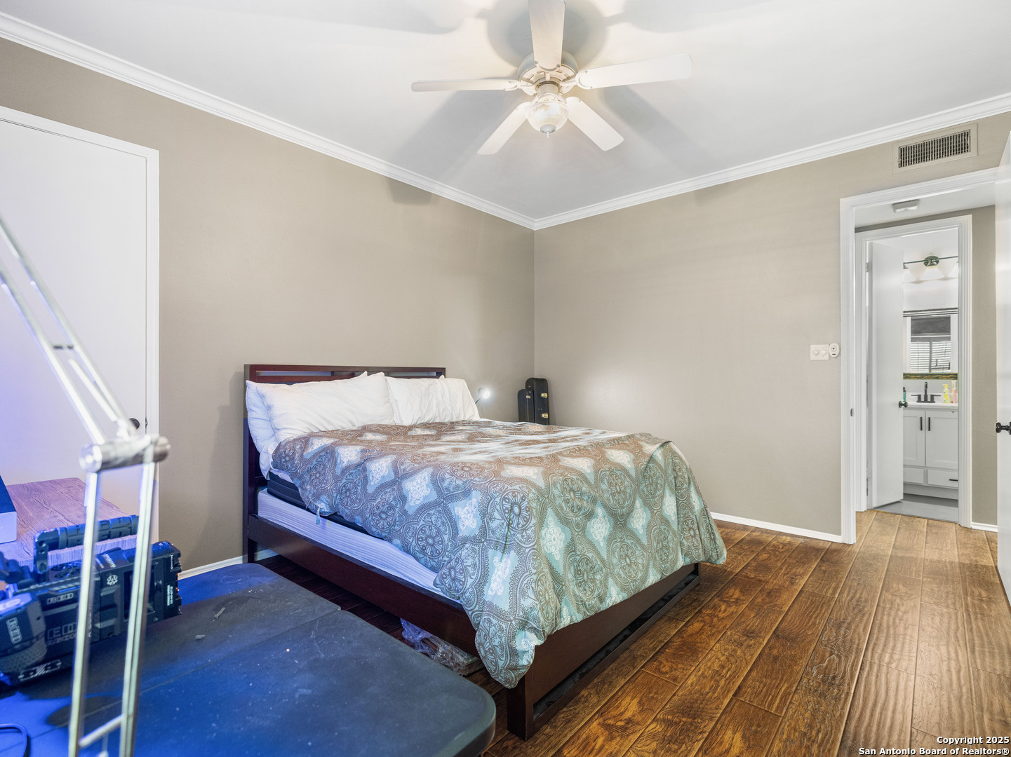 7707 Broadway 17