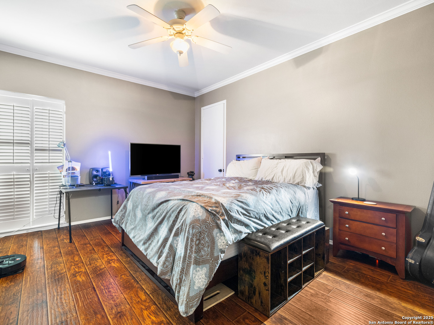7707 Broadway 17