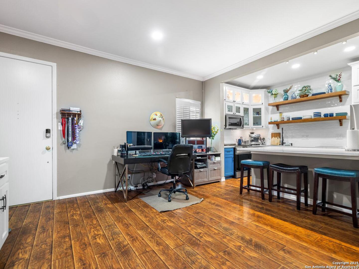 7707 Broadway 17