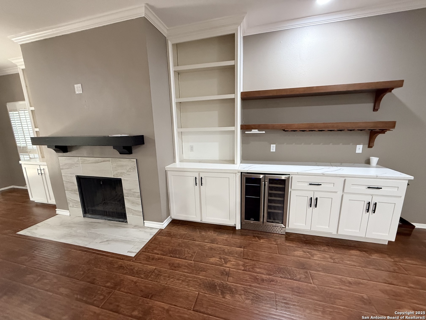 7707 Broadway 17