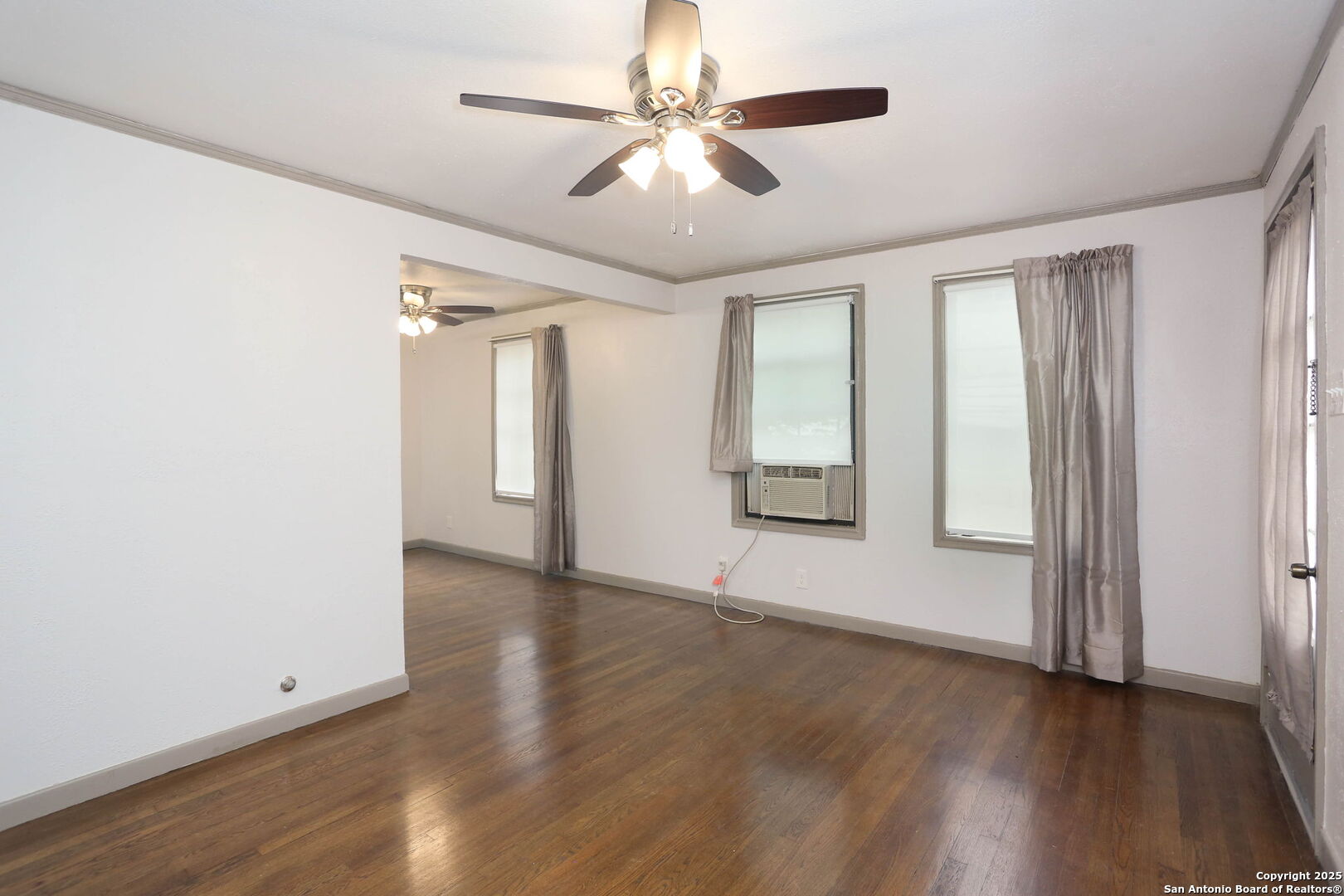 309 E Melrose