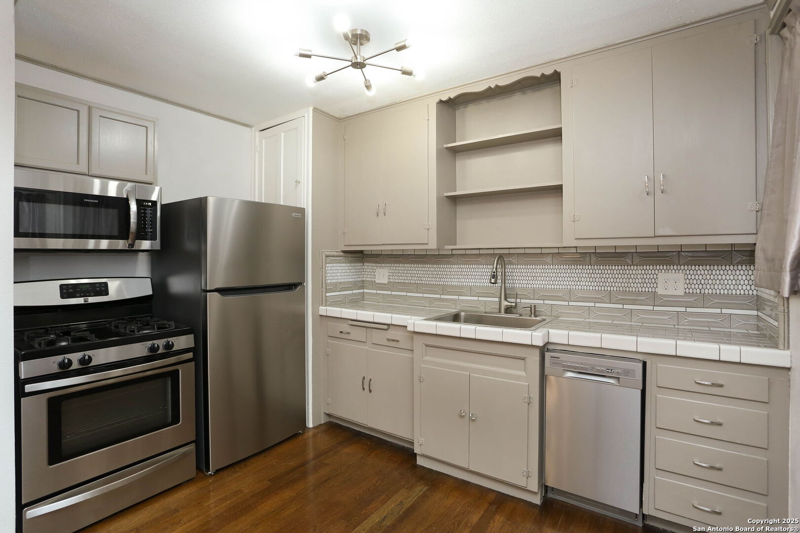 309 E Melrose