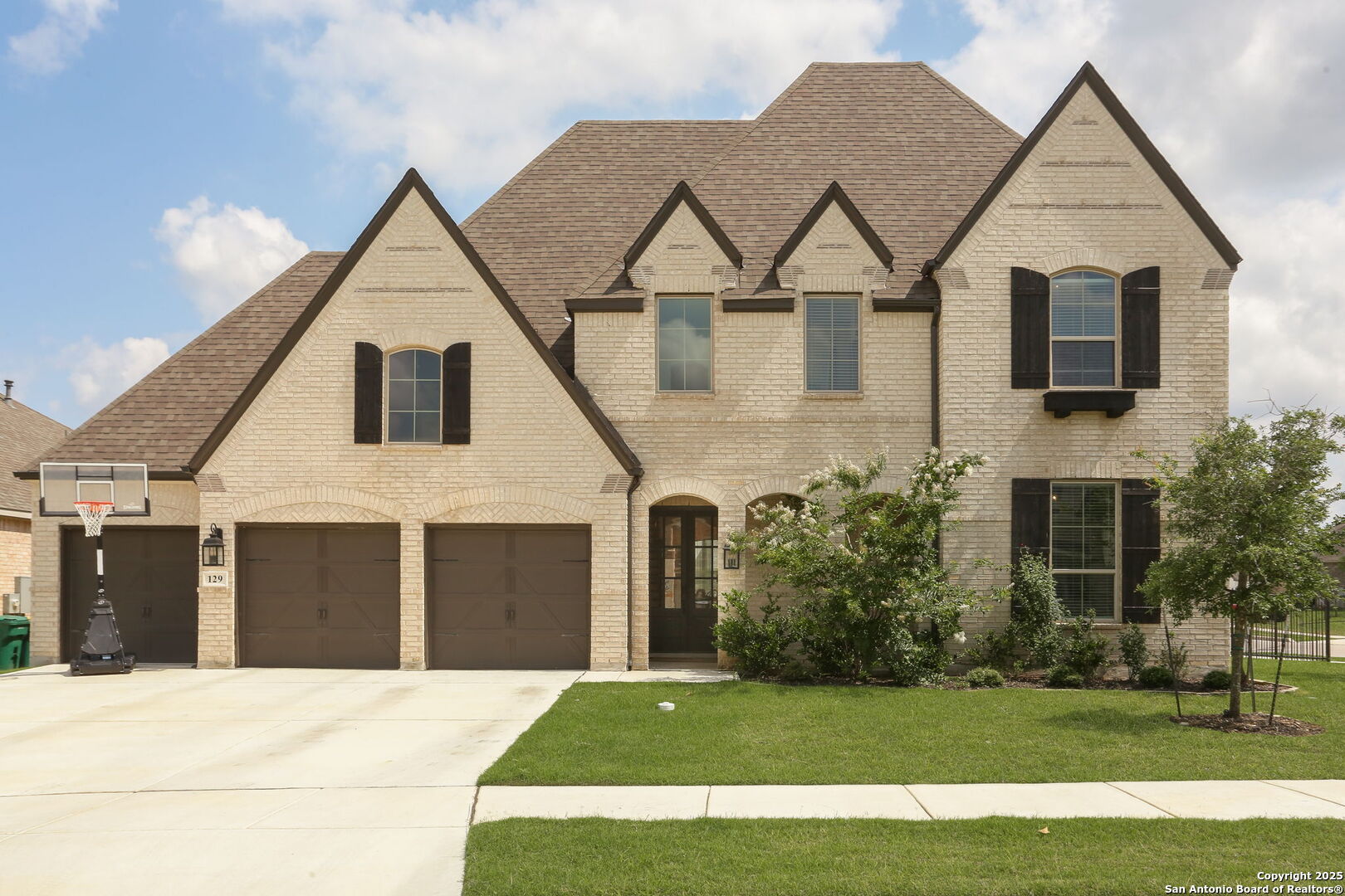129 Wildrose Hill
