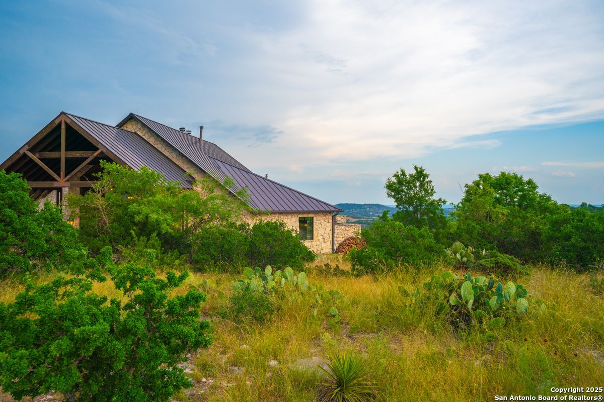 225 Valley View Ranch