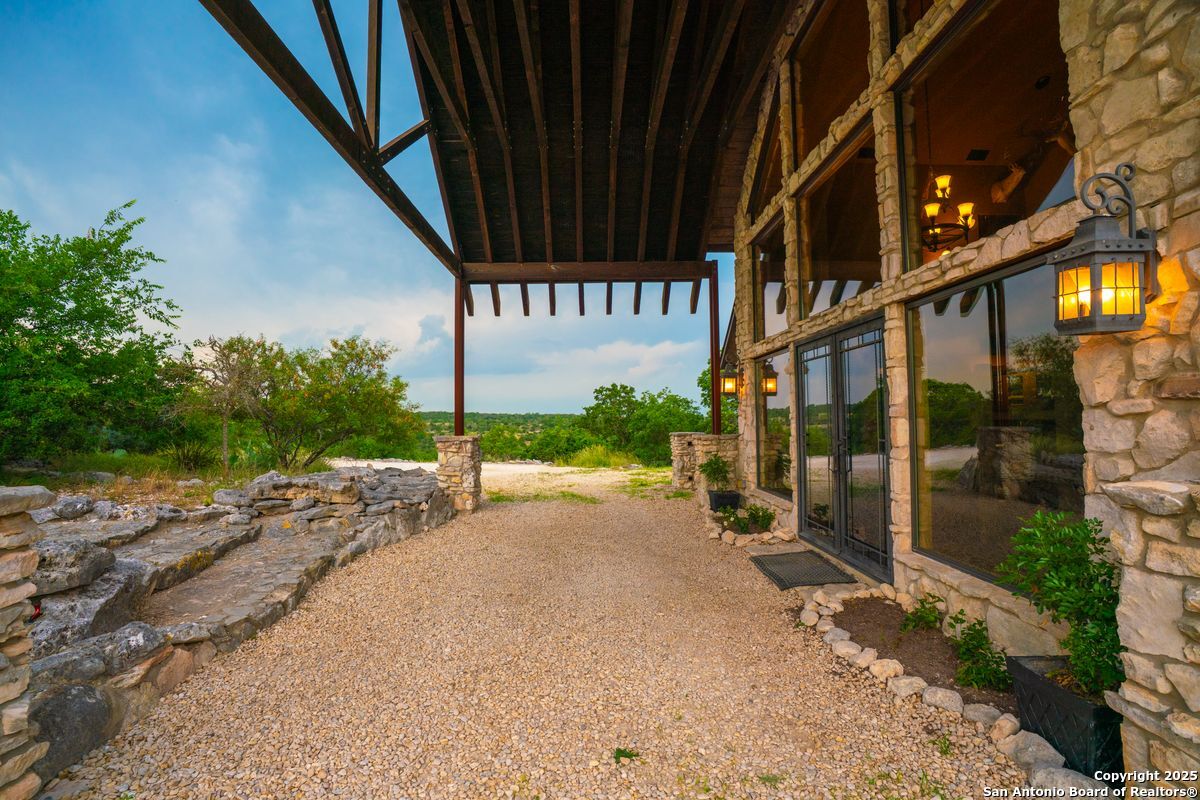 225 Valley View Ranch