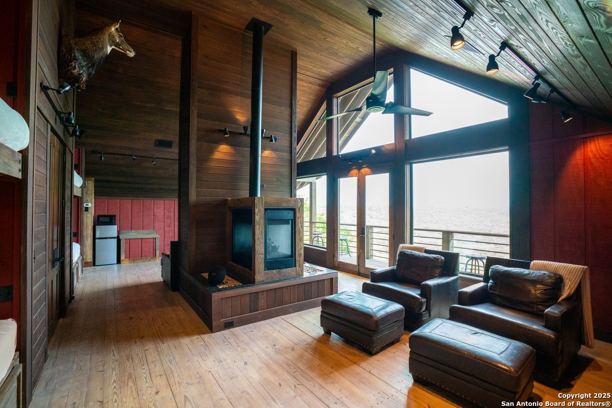 225 Valley View Ranch
