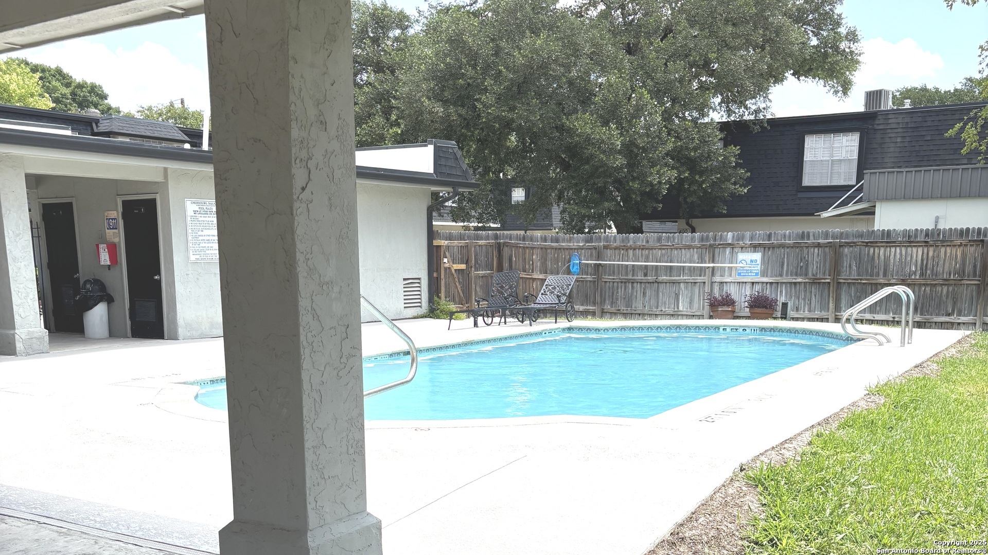 7834 broadway 207