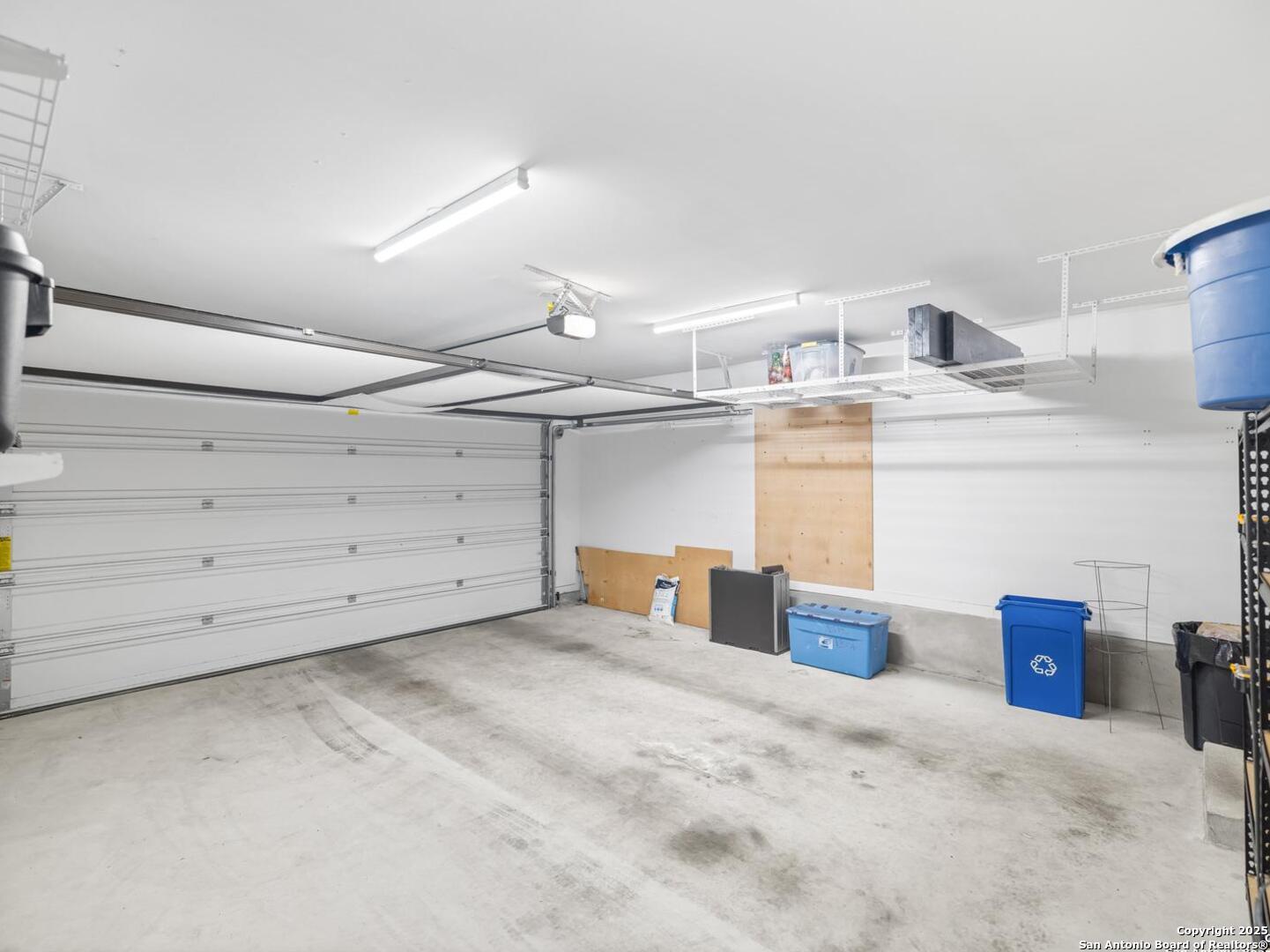 338 E Olmos