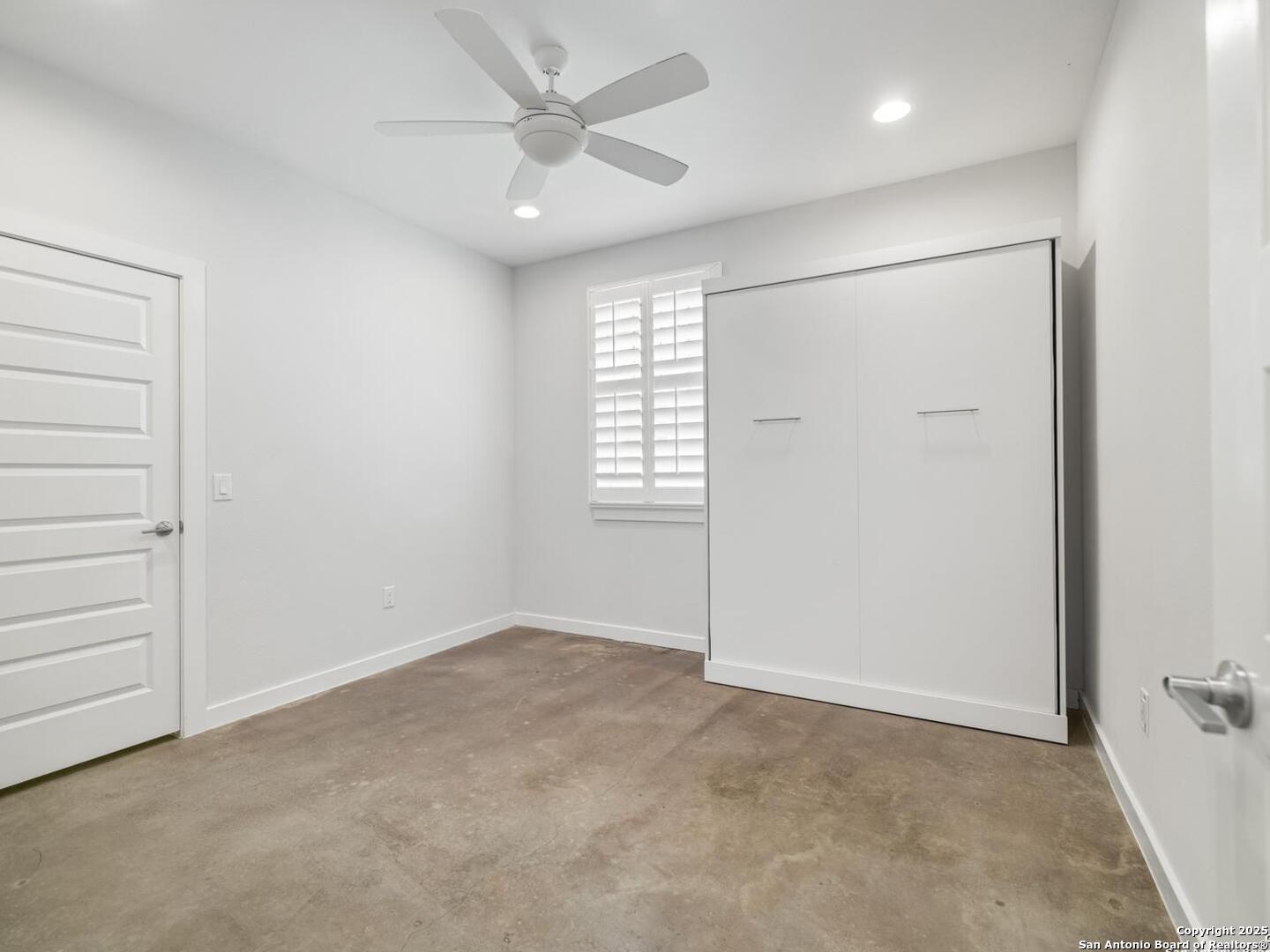 338 E Olmos