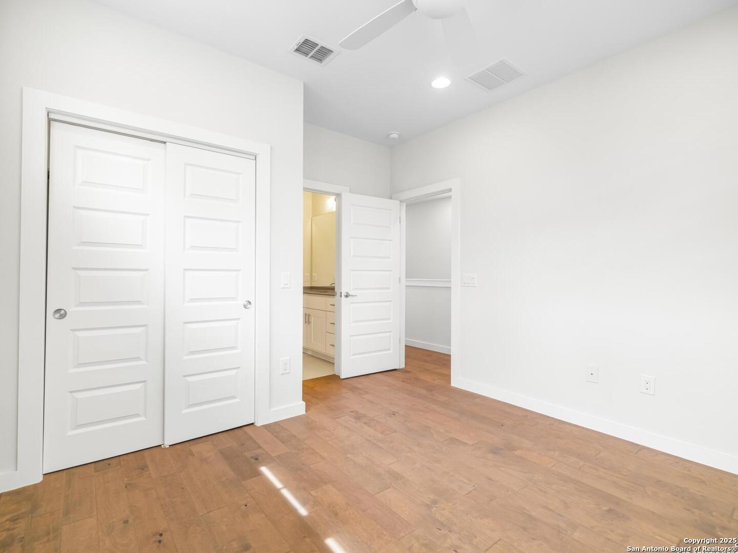 338 E Olmos