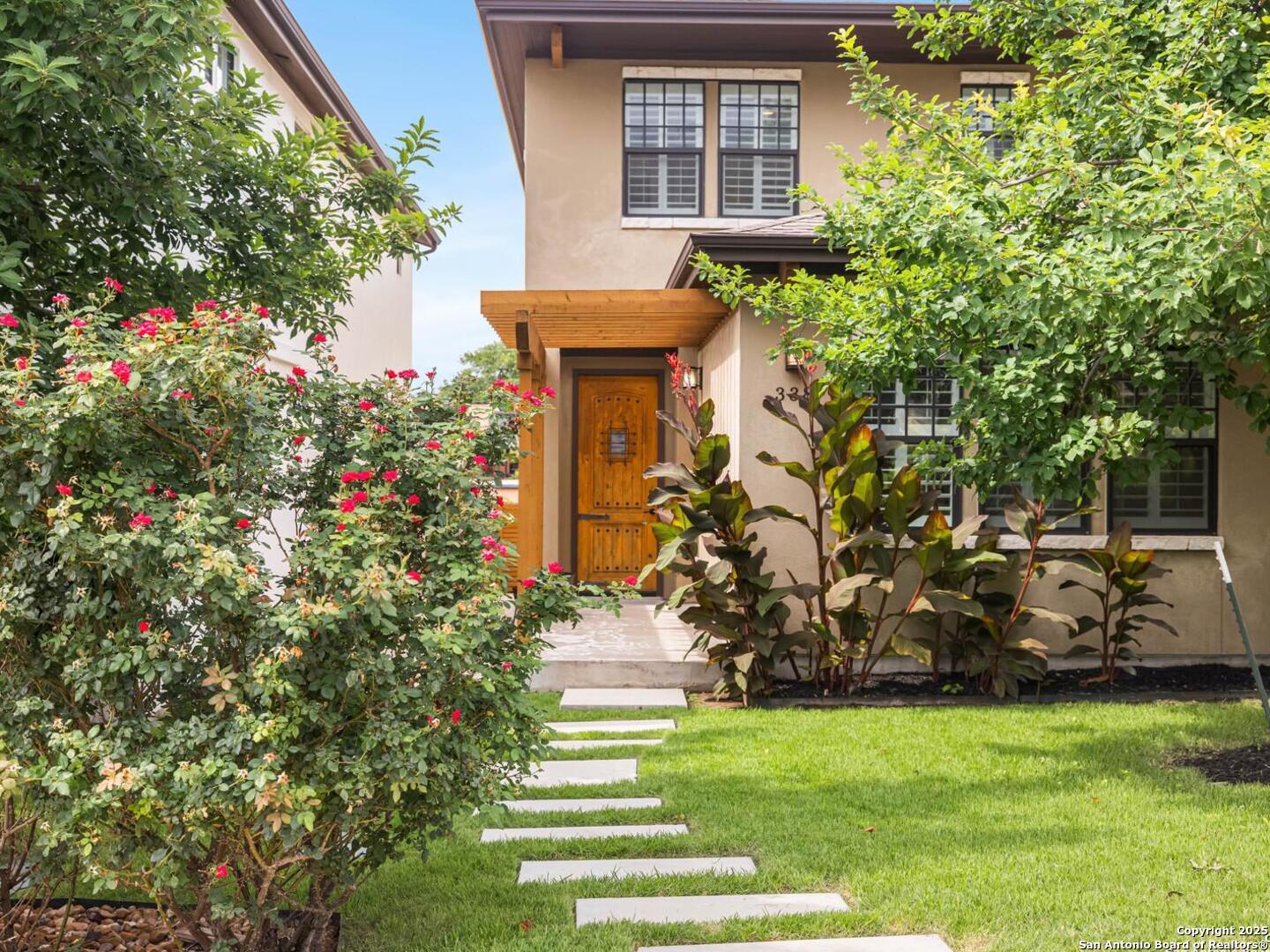 338 E Olmos
