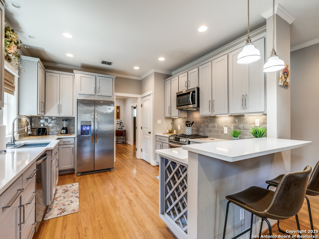 425 W Gramercy