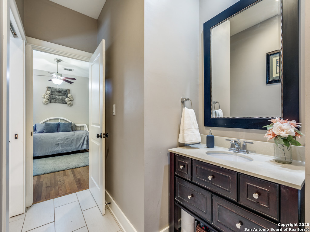 425 W Gramercy