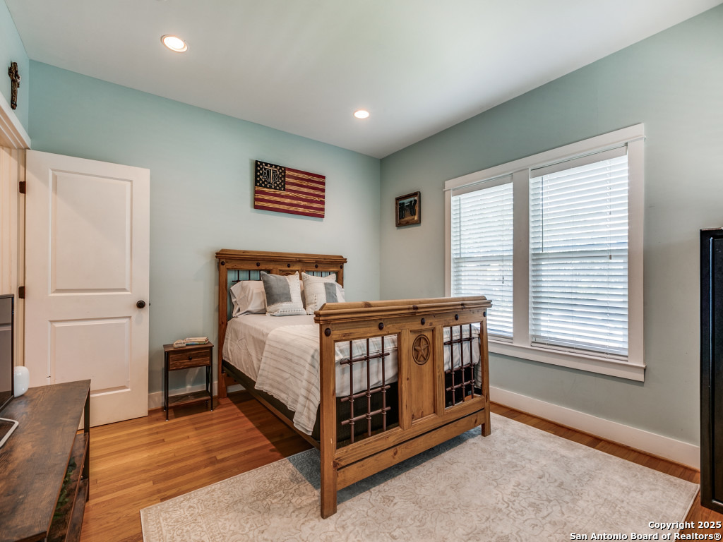 425 W Gramercy