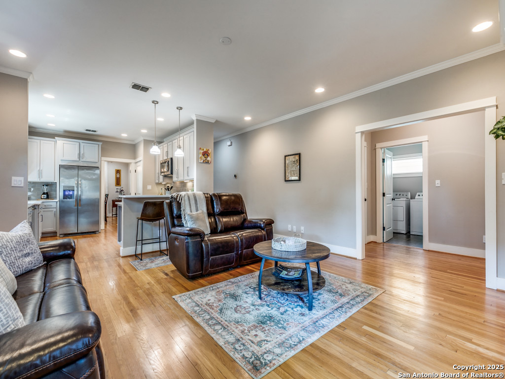 425 W Gramercy