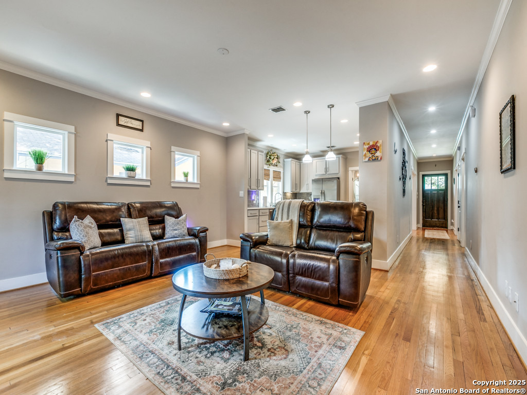 425 W Gramercy