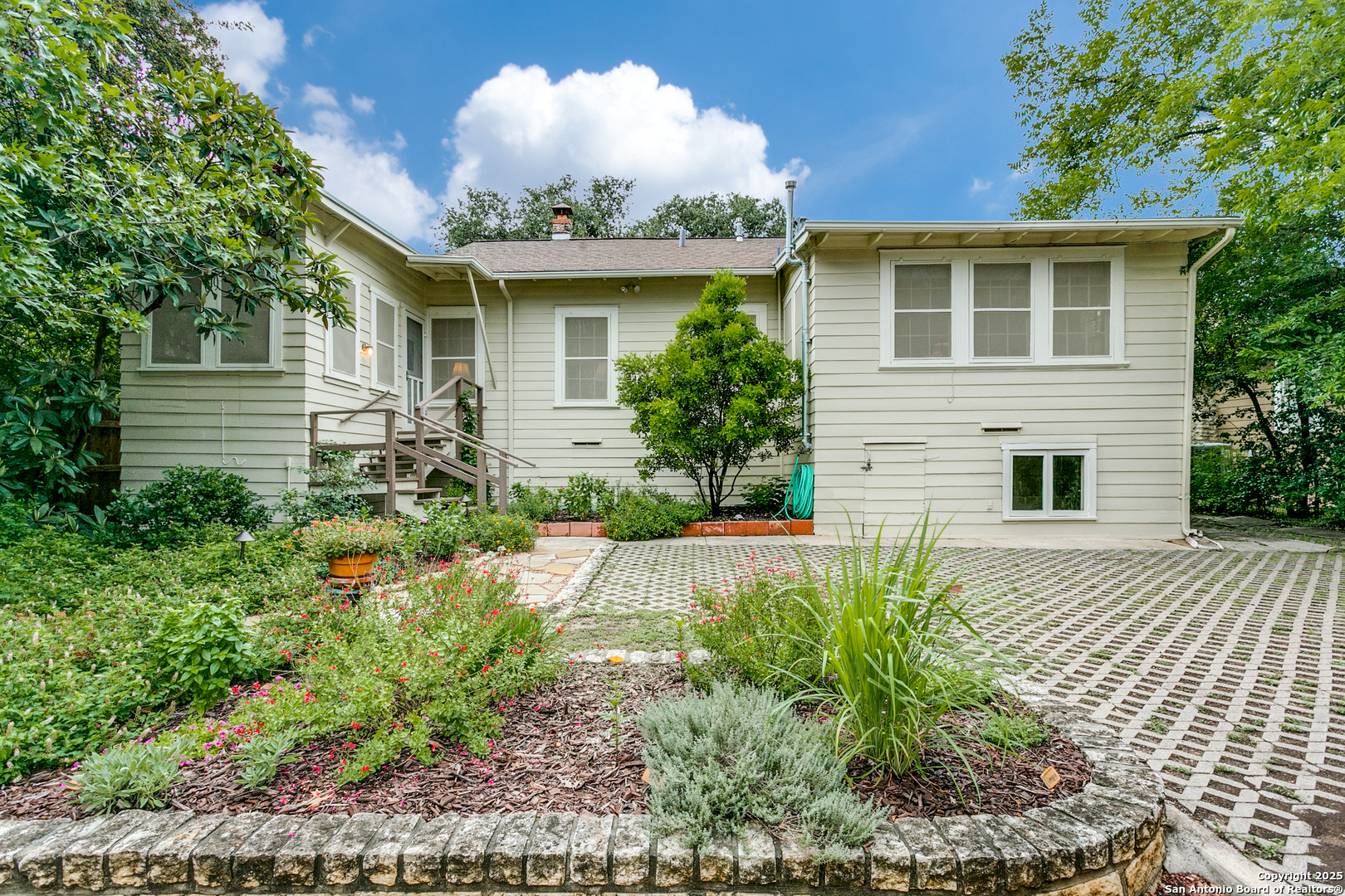 158 Laurel Heights