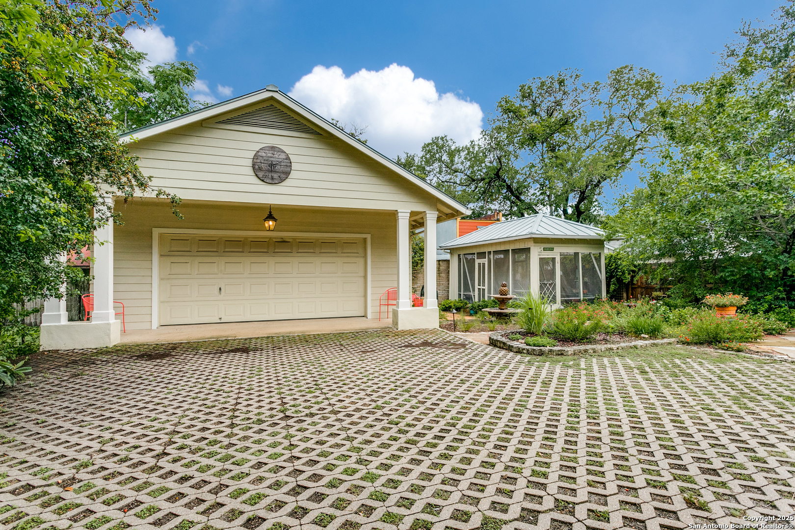 158 Laurel Heights