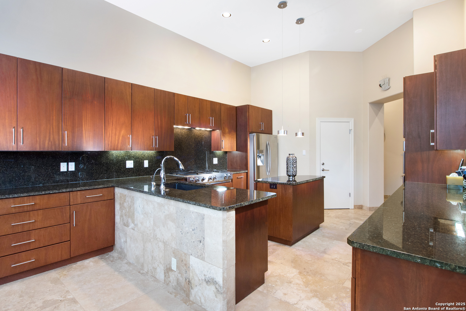11835 Elmscourt