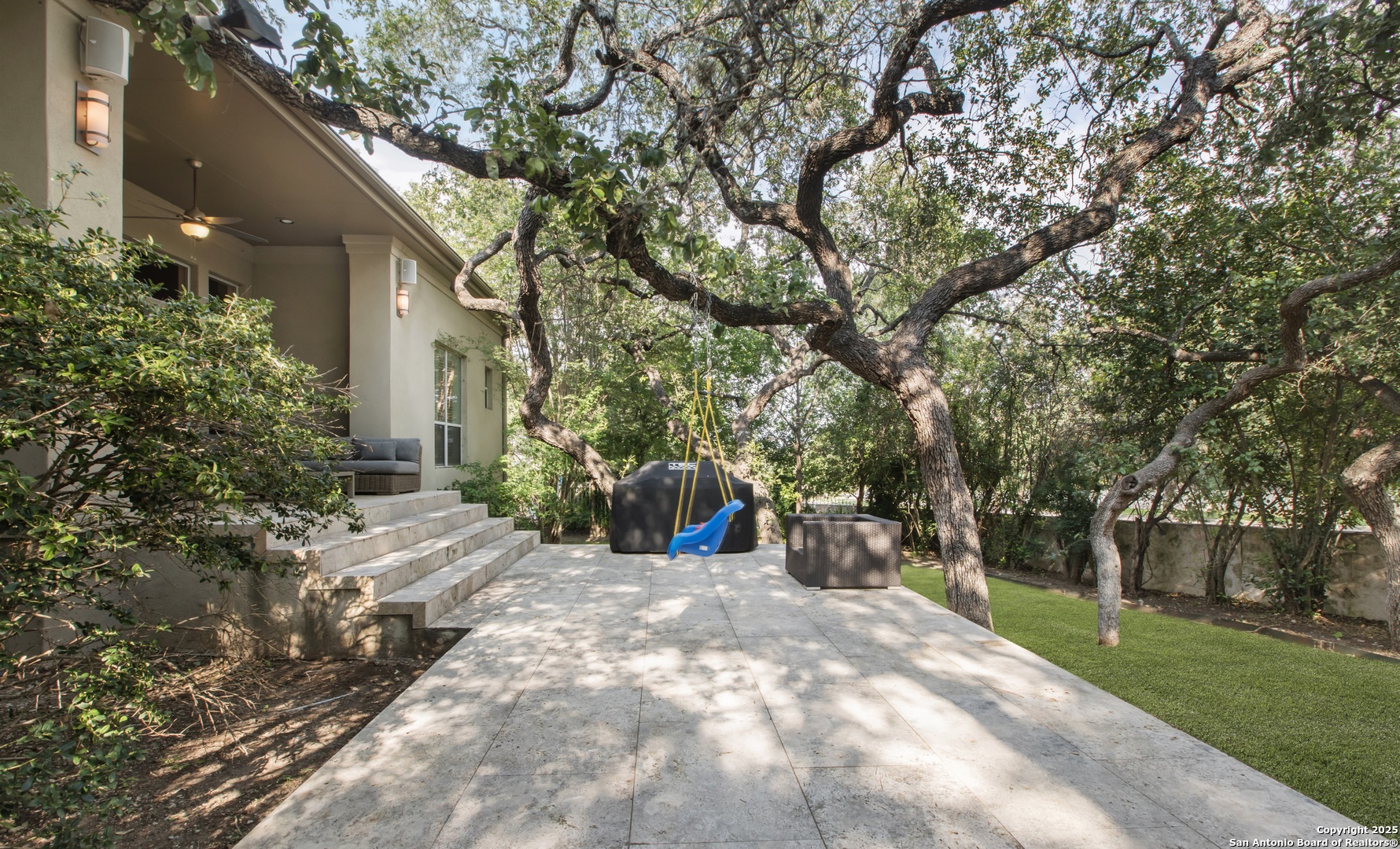 11835 Elmscourt