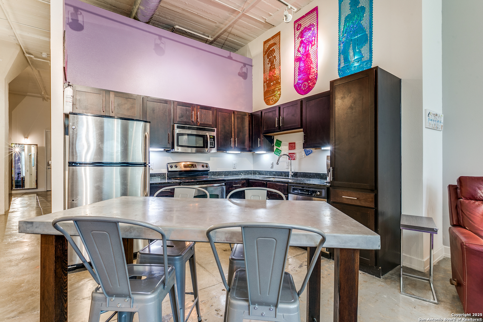 1401 S Flores APT 2