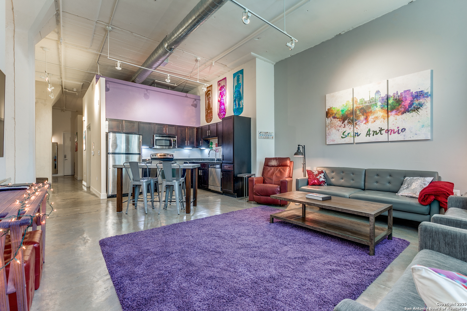 1401 S Flores APT 2