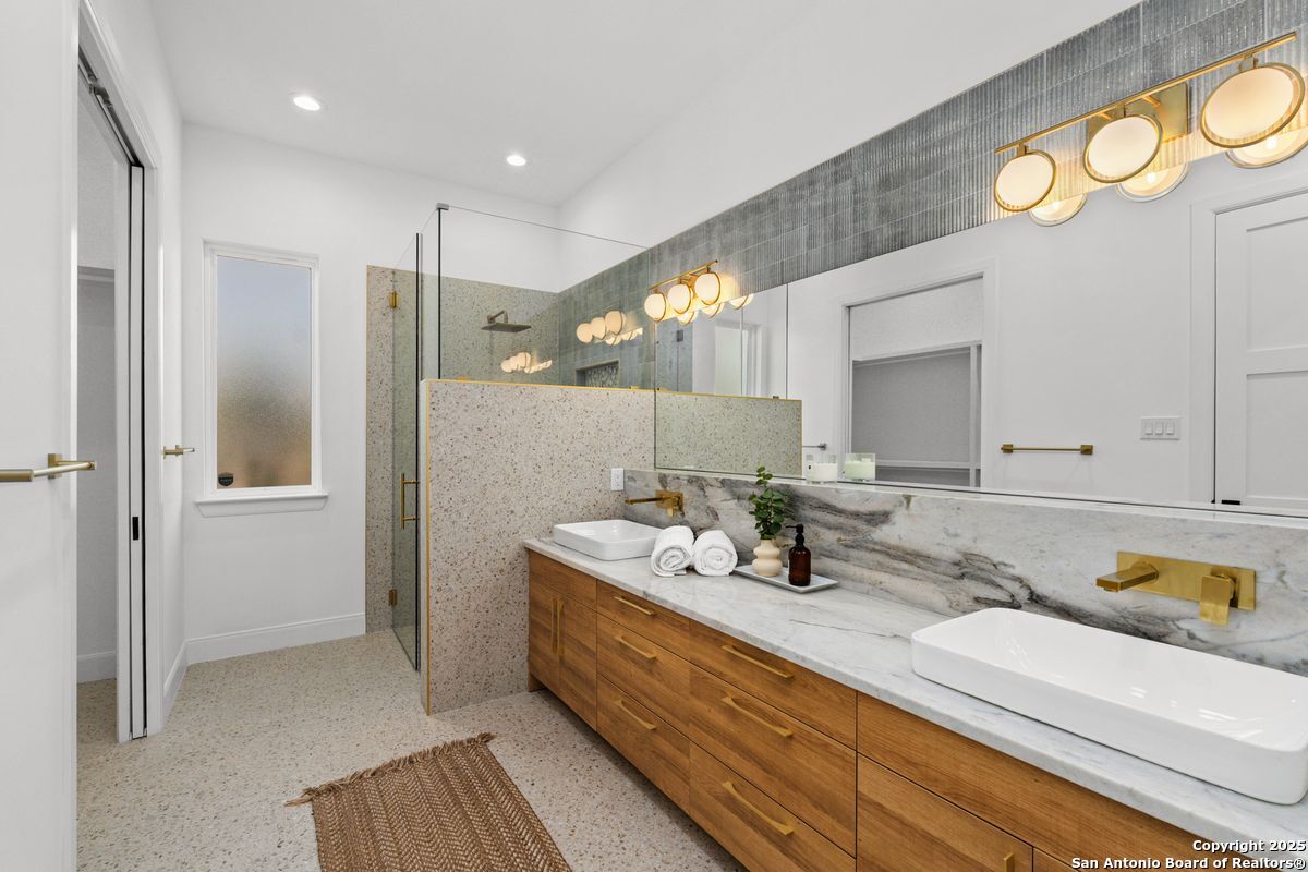 238 Cassiano St