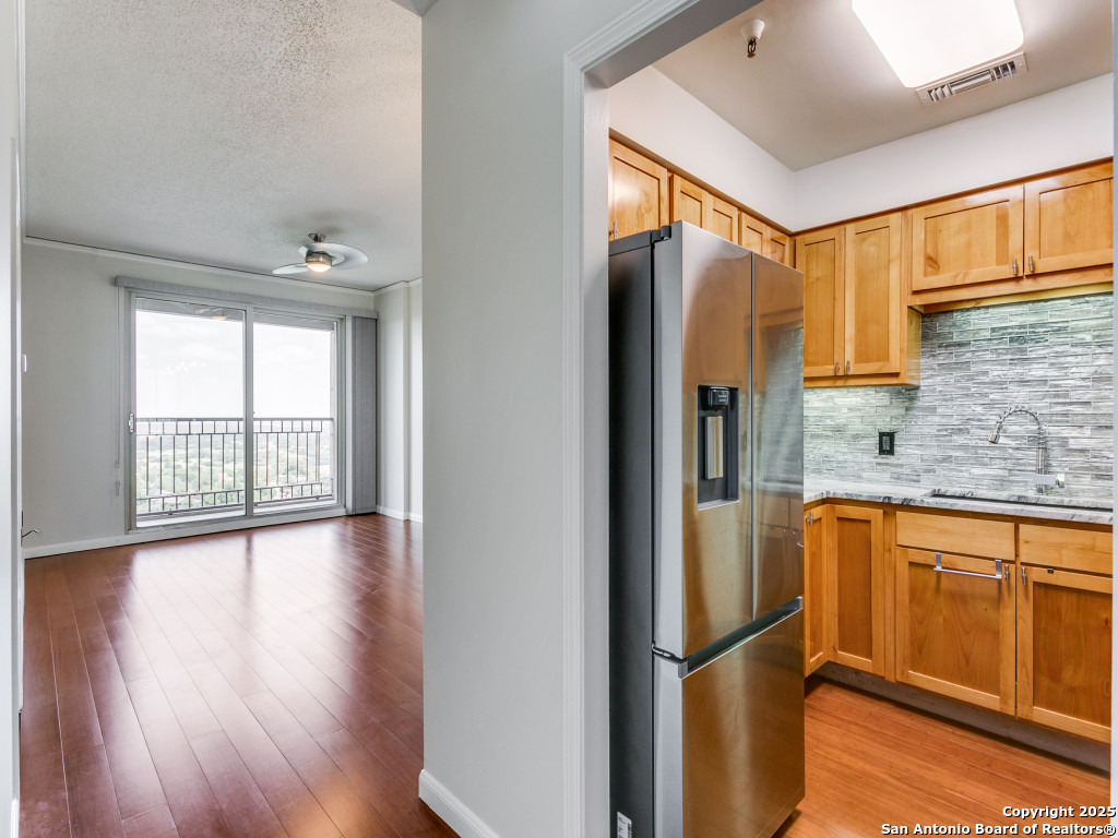 1 Towers Park APT 1