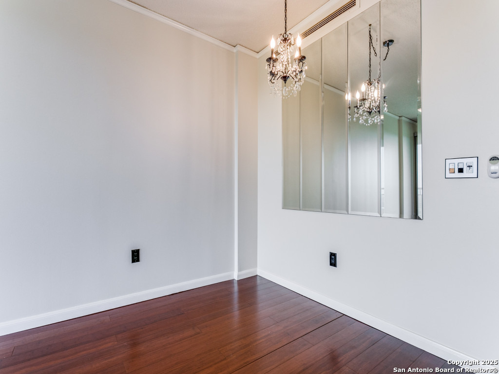 1 Towers Park APT 1
