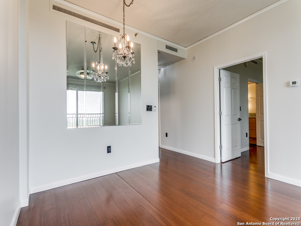 1 Towers Park APT 1