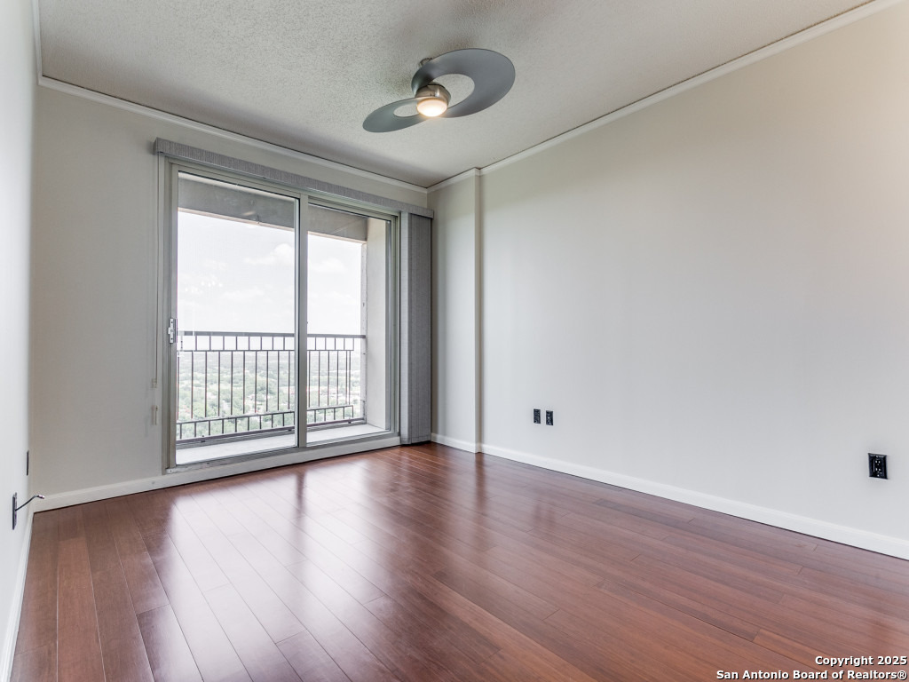 1 Towers Park APT 1