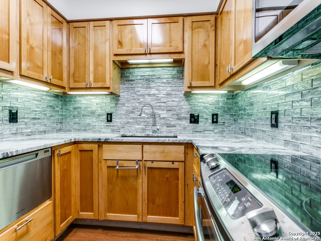 1 Towers Park APT 1