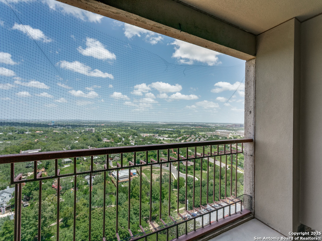 1 Towers Park APT 1