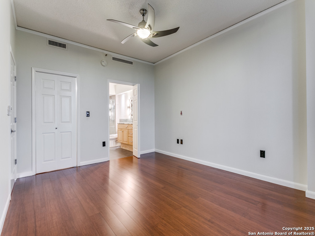 1 Towers Park APT 1