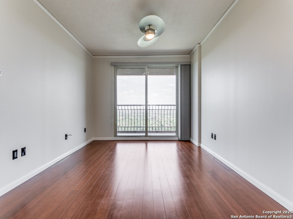 1 Towers Park APT 1