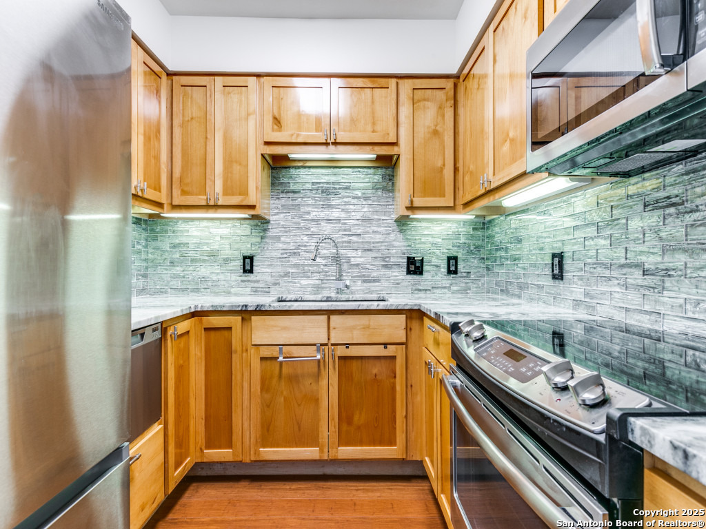 1 Towers Park APT 1
