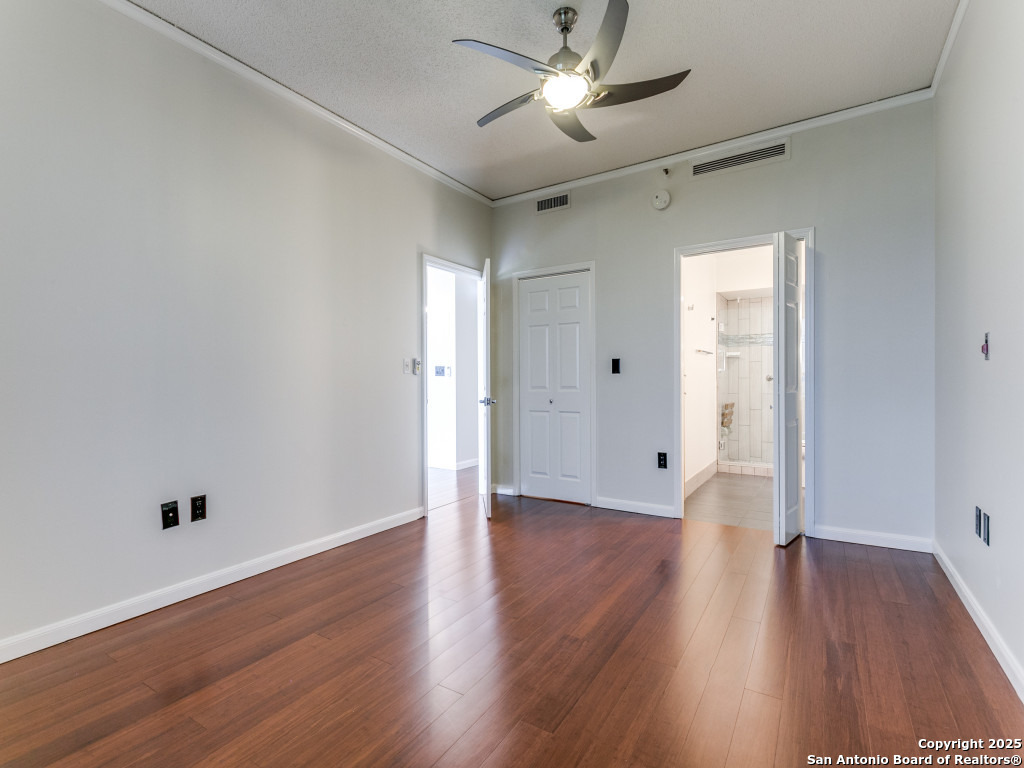 1 Towers Park APT 1