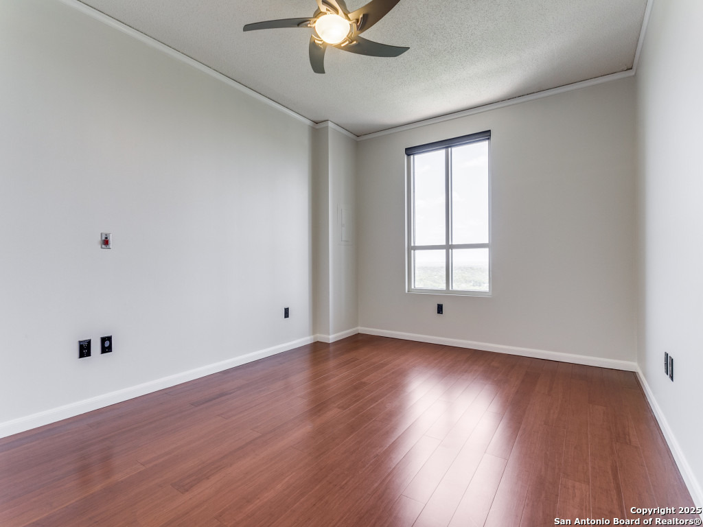 1 Towers Park APT 1
