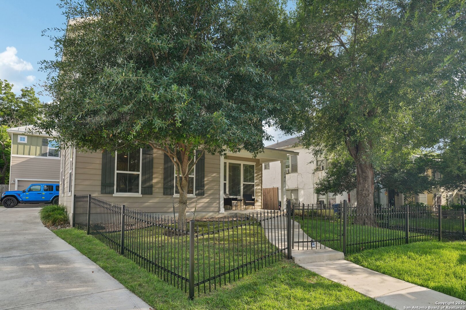 140 Claremont 101