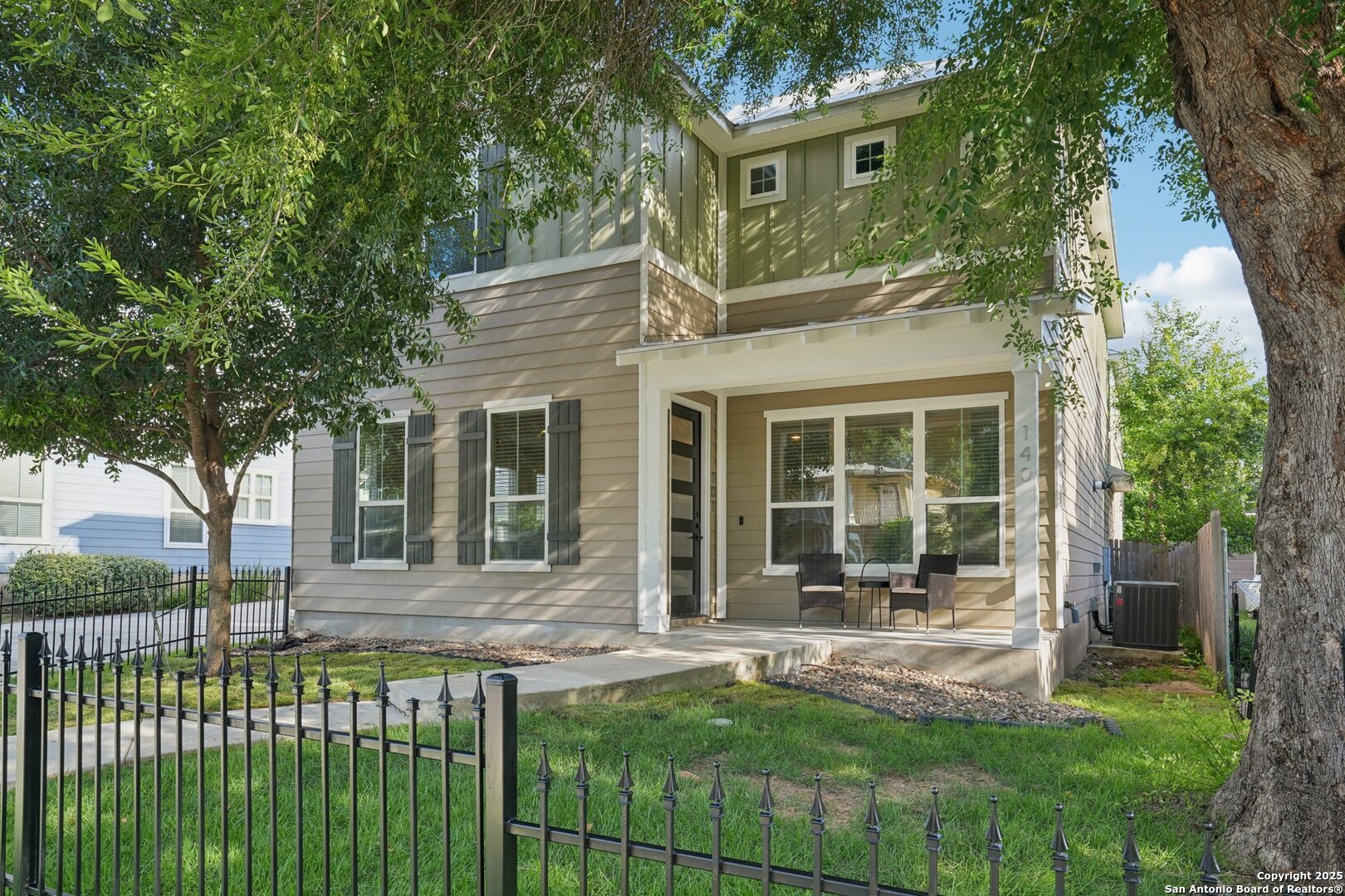 140 Claremont 101