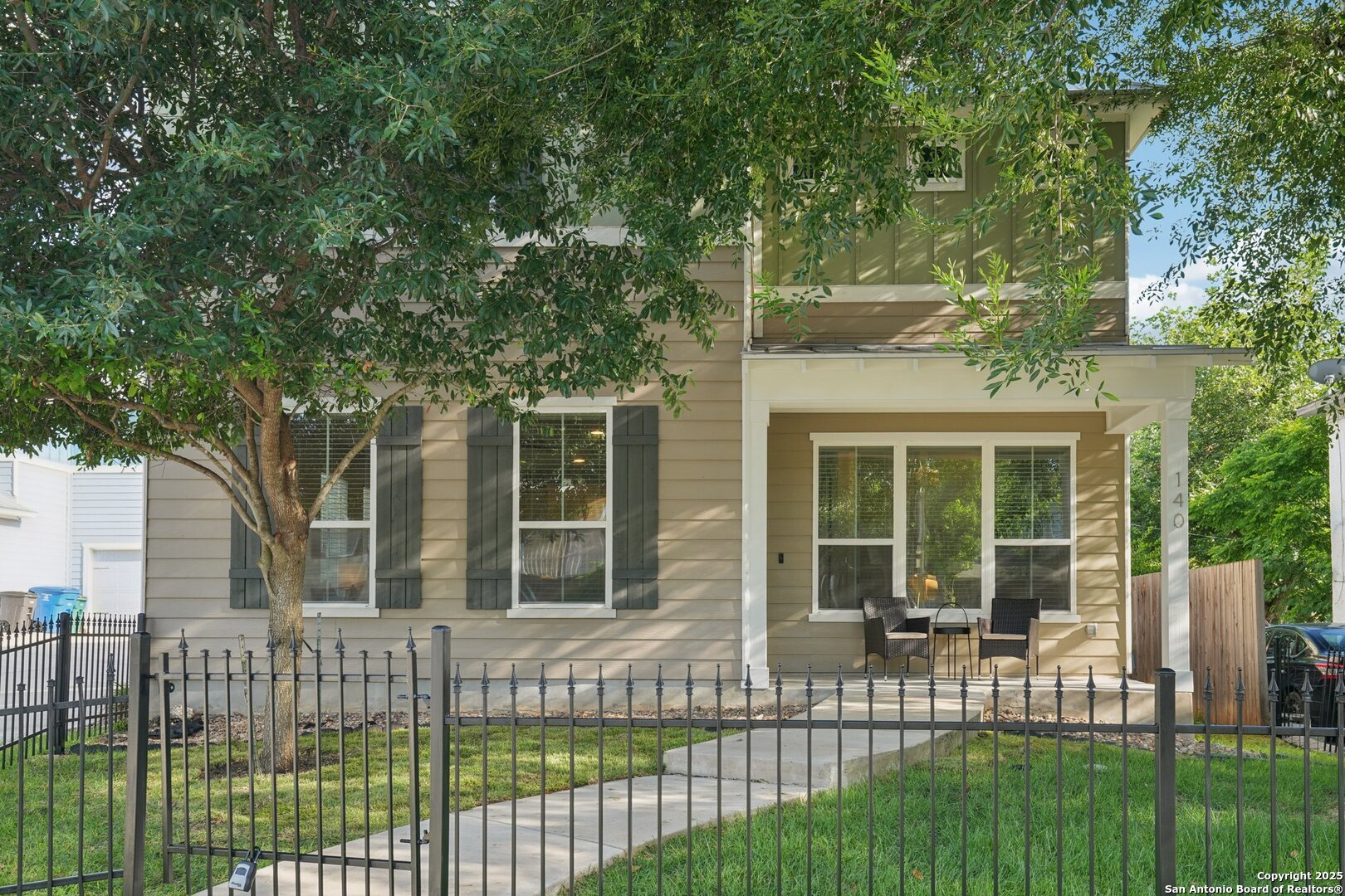 140 Claremont 101