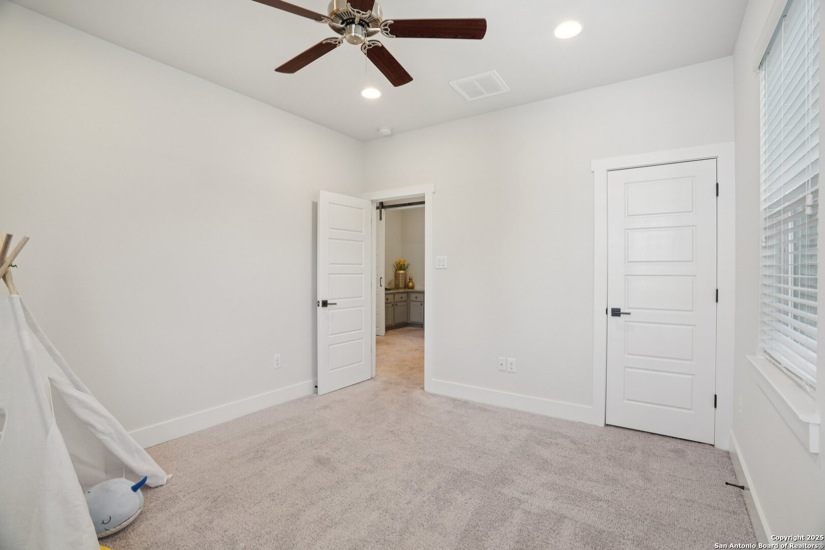 140 Claremont 101
