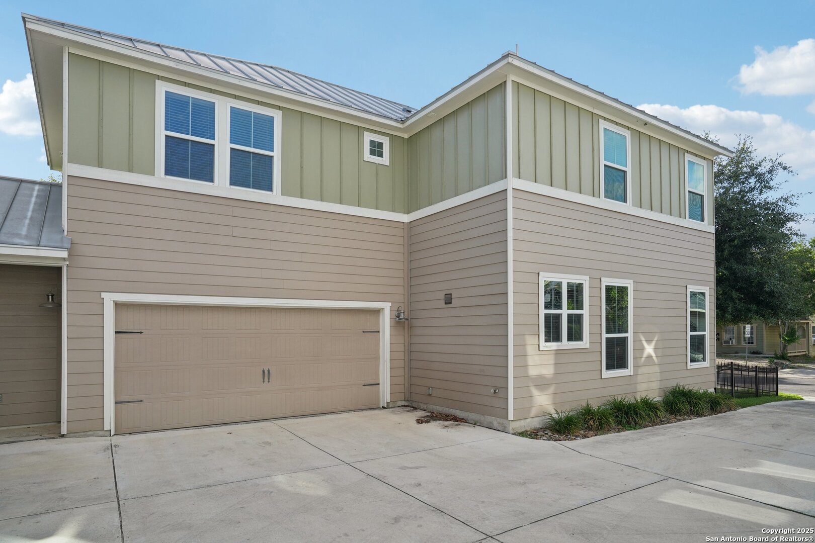 140 Claremont 101