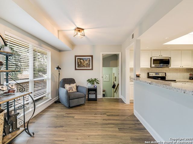 1323 E BITTERS RD