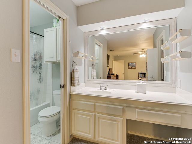 1323 E BITTERS RD